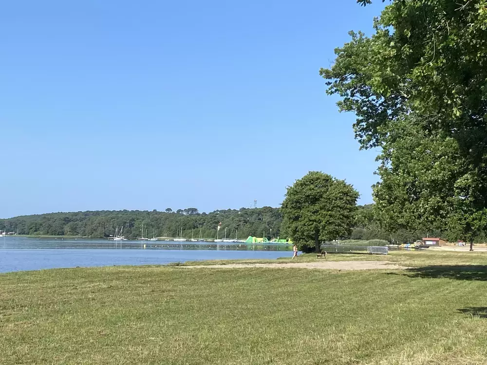 Le Lac de Lacanau - site tourisme lacanau a lacanau longarisse